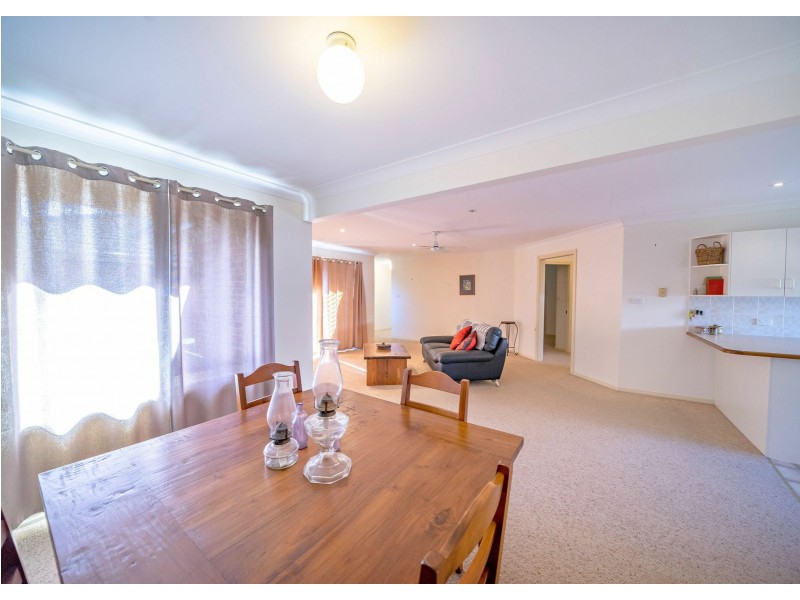 1/27 Molong Road, Old Bar NSW 2430