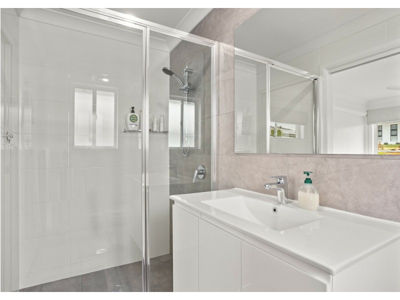 15 Viewmont Way, Old Bar NSW 2430