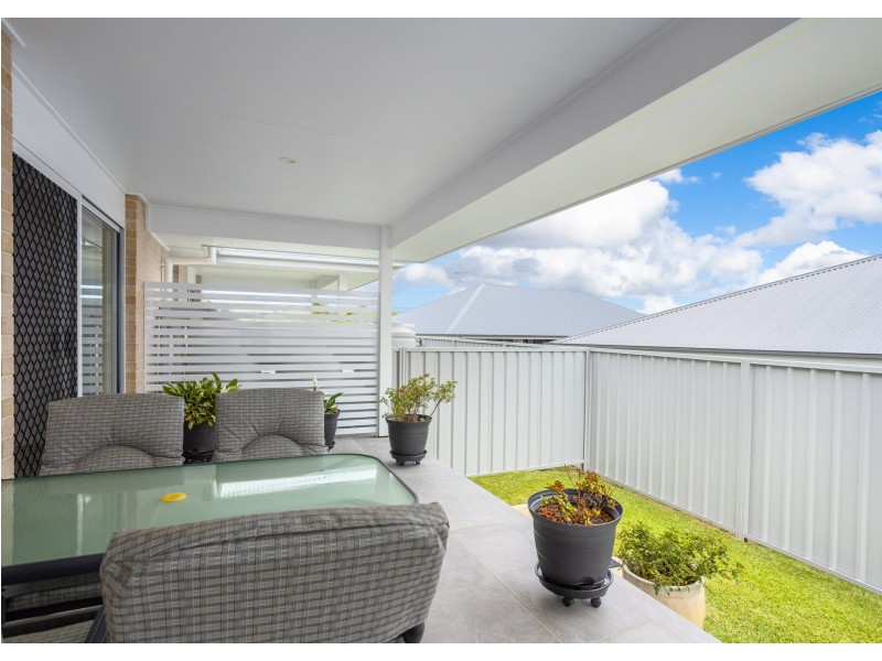15 Viewmont Way, Old Bar NSW 2430