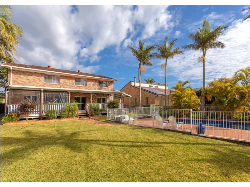 122 Waterman Street, Old Bar NSW 2430