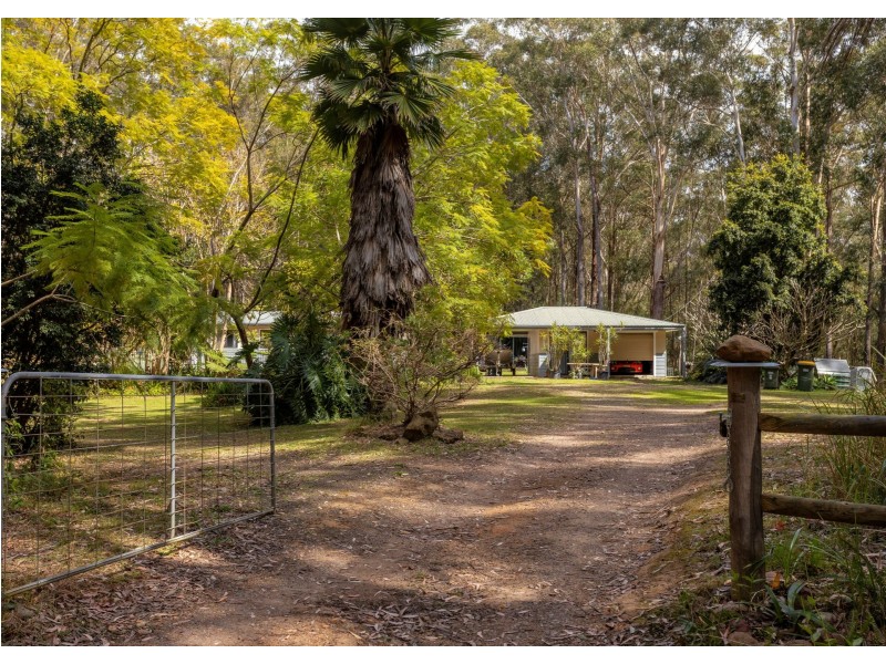 232 Ferry Road, Oxley Island NSW 2430