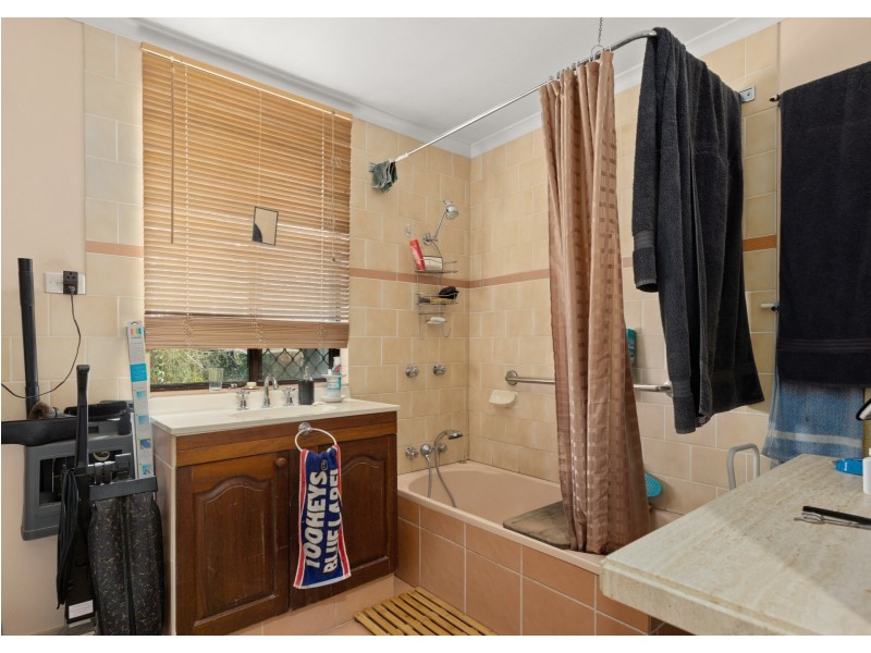 232 Ferry Road, Oxley Island NSW 2430