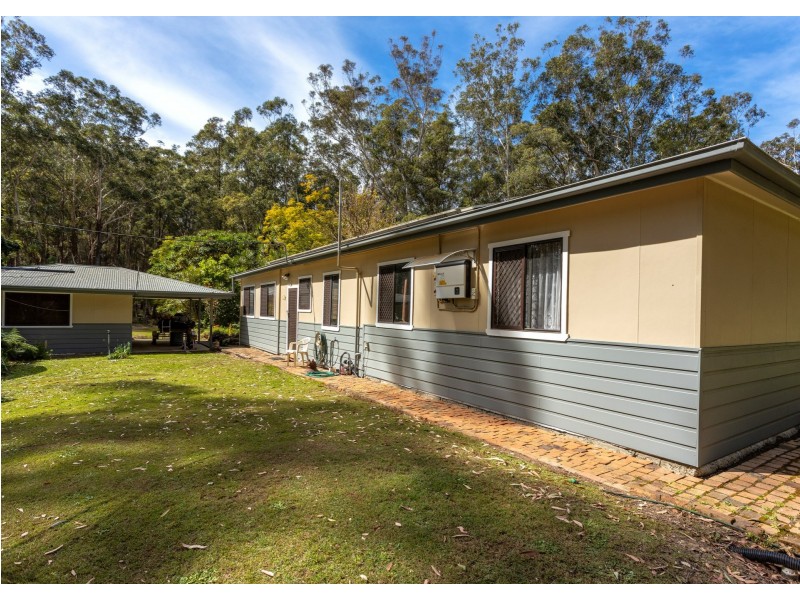 232 Ferry Road, Oxley Island NSW 2430