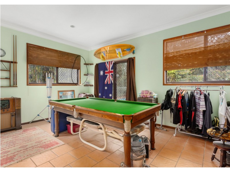 232 Ferry Road, Oxley Island NSW 2430