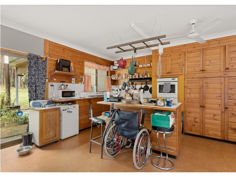 232 Ferry Road, Oxley Island NSW 2430