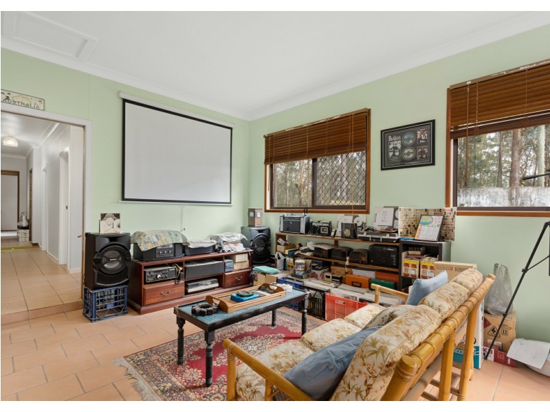 232 Ferry Road, Oxley Island NSW 2430