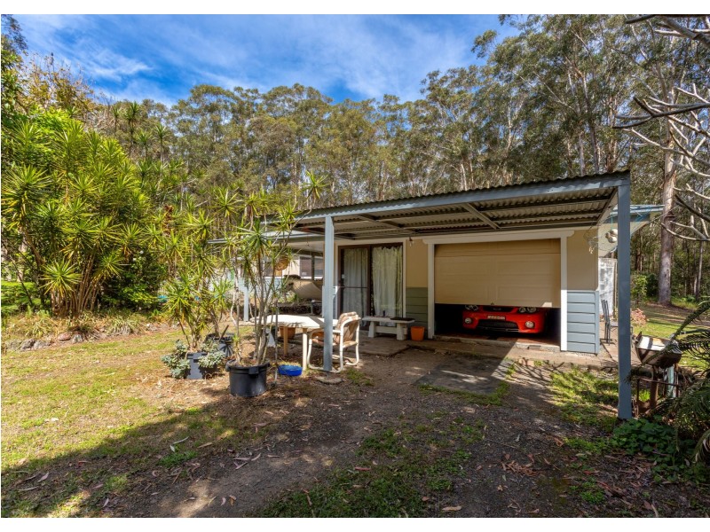 232 Ferry Road, Oxley Island NSW 2430