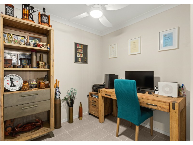 16 Mariner Avenue, Old Bar NSW 2430