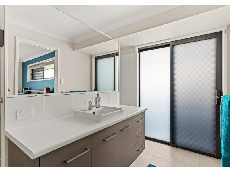 16 Mariner Avenue, Old Bar NSW 2430