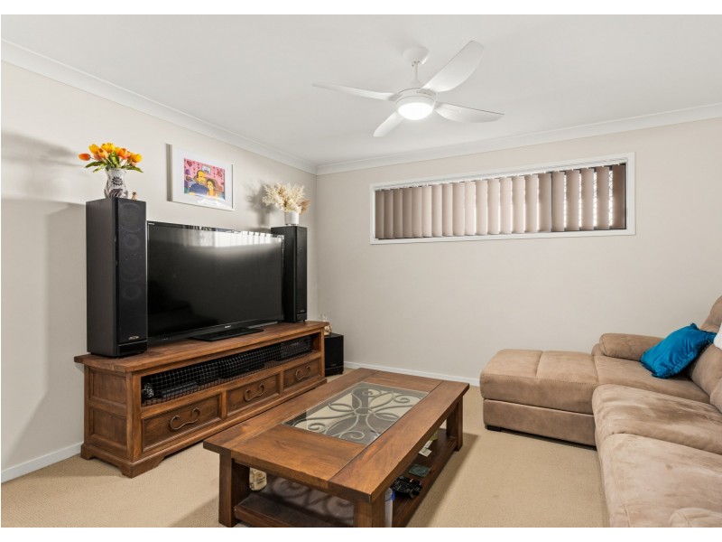 16 Mariner Avenue, Old Bar NSW 2430