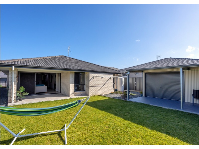 16 Mariner Avenue, Old Bar NSW 2430