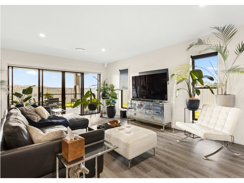 3 Viewmont Way, Old Bar NSW 2430