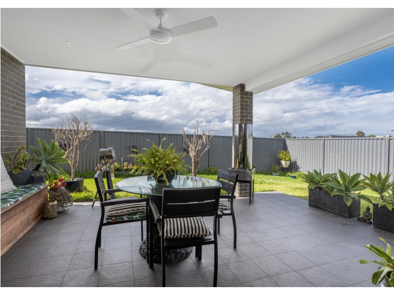 3 Viewmont Way, Old Bar NSW 2430