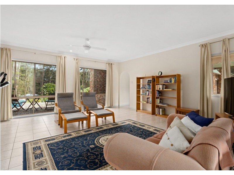 13 Rainforest Drive, Mitchells Island NSW 2430