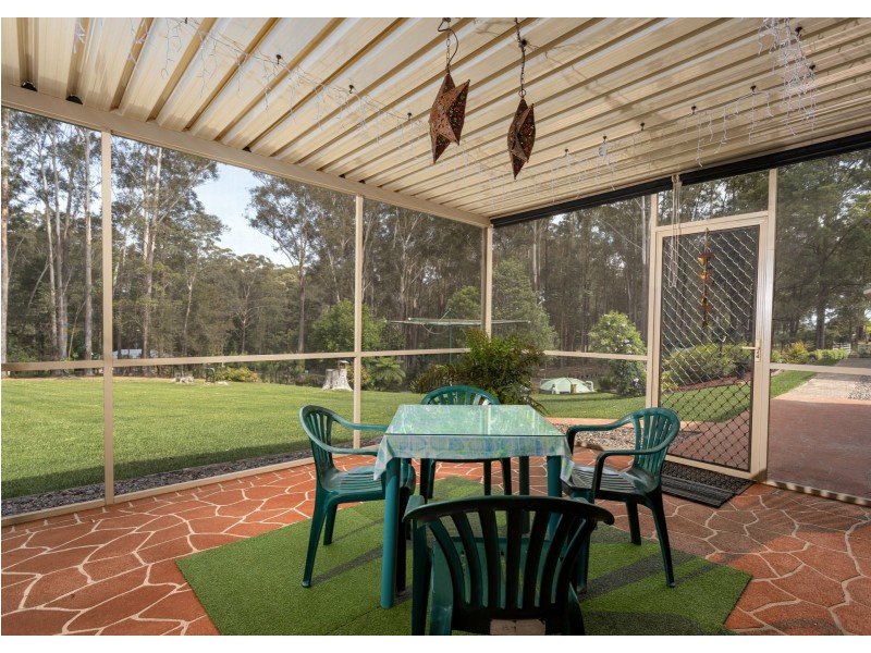 13 Rainforest Drive, Mitchells Island NSW 2430