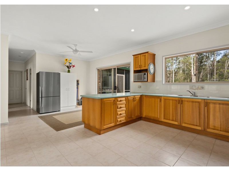 13 Rainforest Drive, Mitchells Island NSW 2430