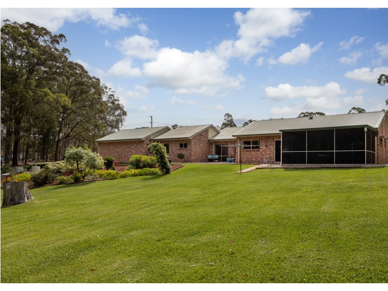 13 Rainforest Drive, Mitchells Island NSW 2430