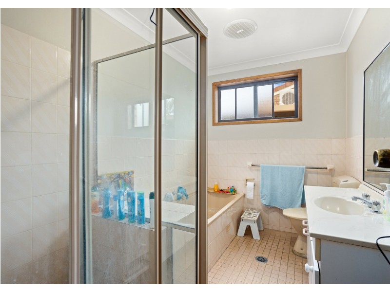 7 Kestrel Avenue, Old Bar NSW 2430