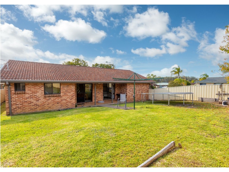 7 Kestrel Avenue, Old Bar NSW 2430
