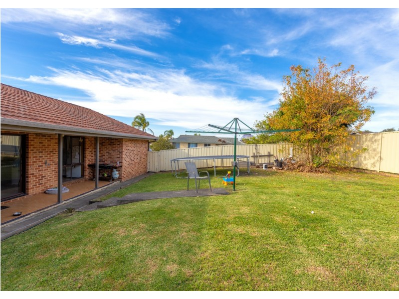 7 Kestrel Avenue, Old Bar NSW 2430
