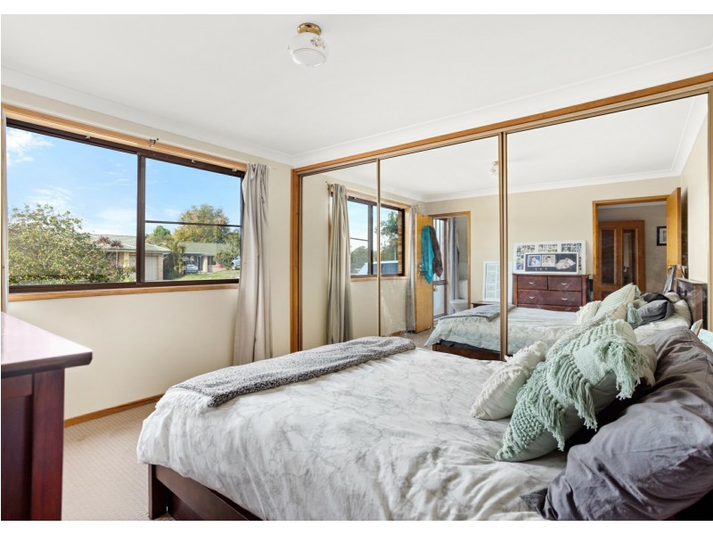 7 Kestrel Avenue, Old Bar NSW 2430