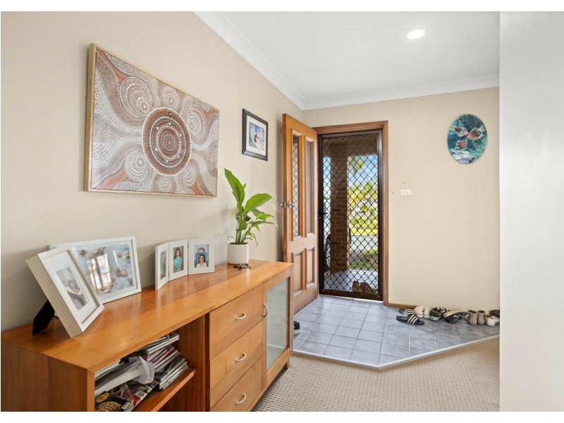 7 Kestrel Avenue, Old Bar NSW 2430