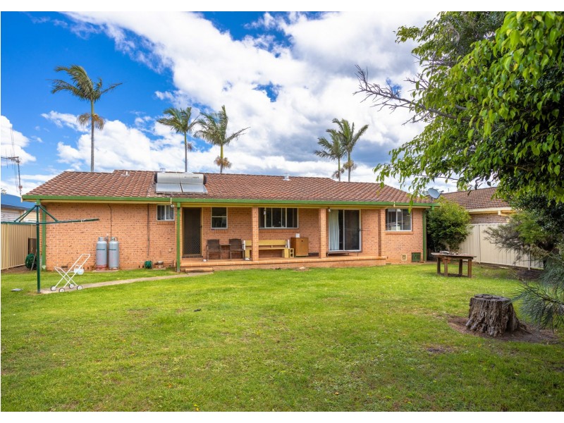 23 Farleigh Street, Old Bar NSW 2430