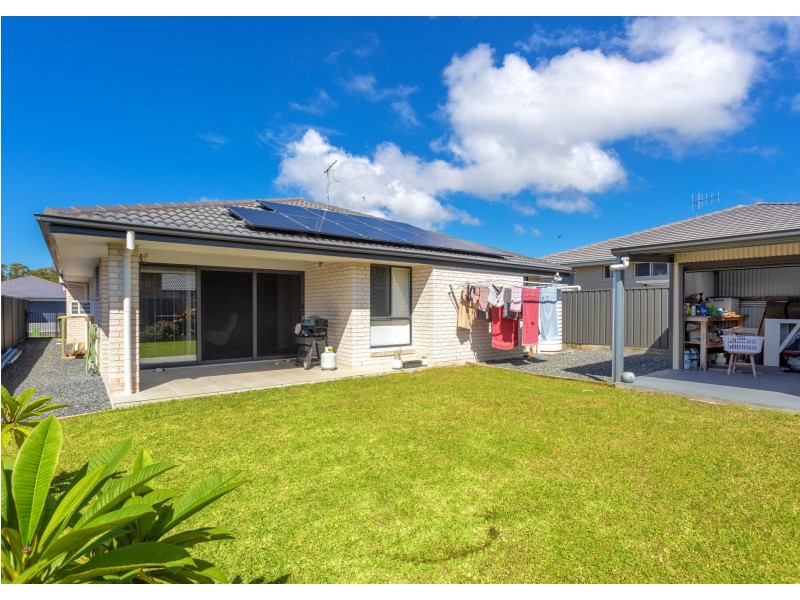 16 Mariner Avenue, Old Bar NSW 2430