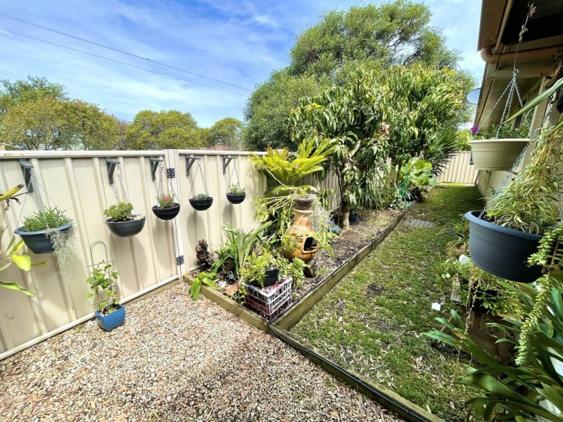 2/6 Rushby Drive, Old Bar NSW 2430