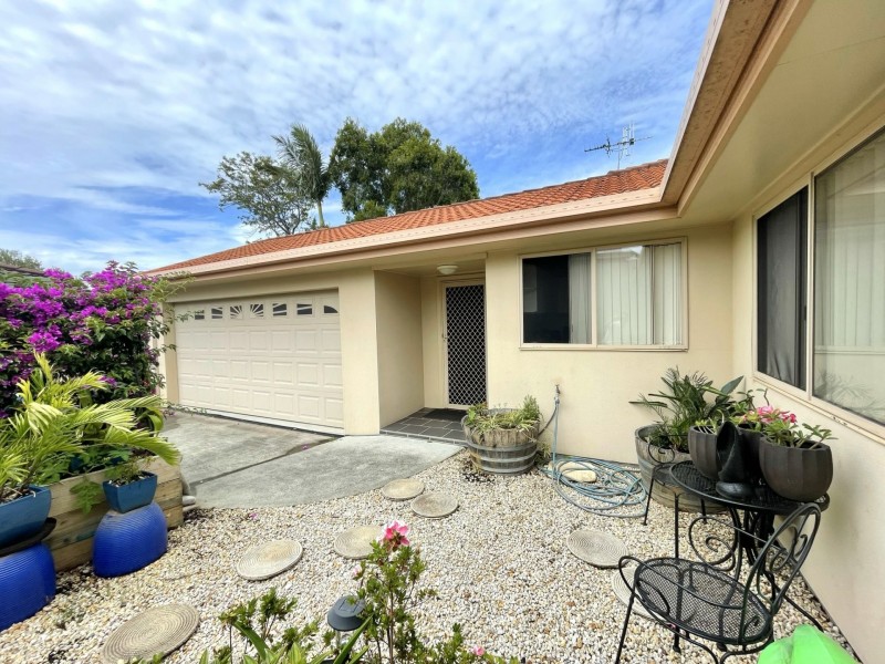 2/6 Rushby Drive, Old Bar NSW 2430