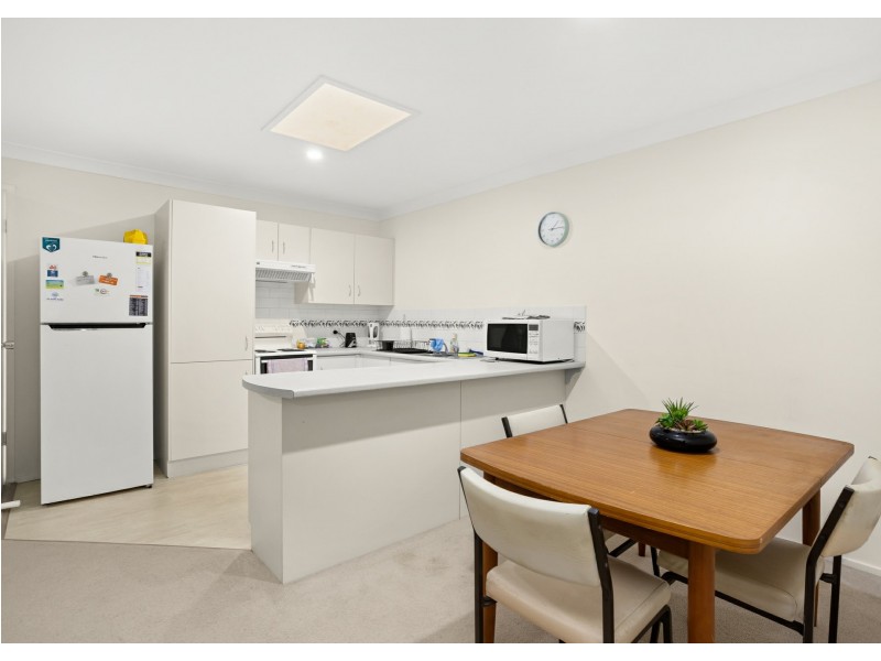 2/26 Old Bar Road, Old Bar NSW 2430
