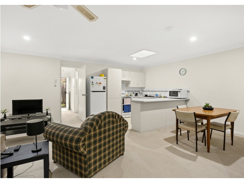 2/26 Old Bar Road, Old Bar NSW 2430