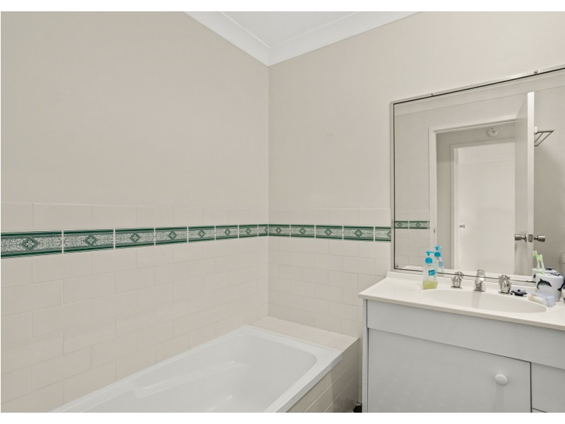 2/26 Old Bar Road, Old Bar NSW 2430