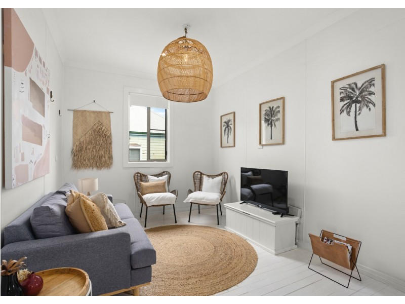 64 Commerce Street, Taree NSW 2430