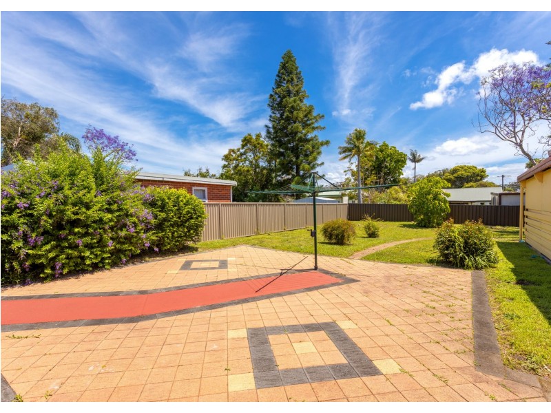 15 Waterman Street, Old Bar NSW 2430