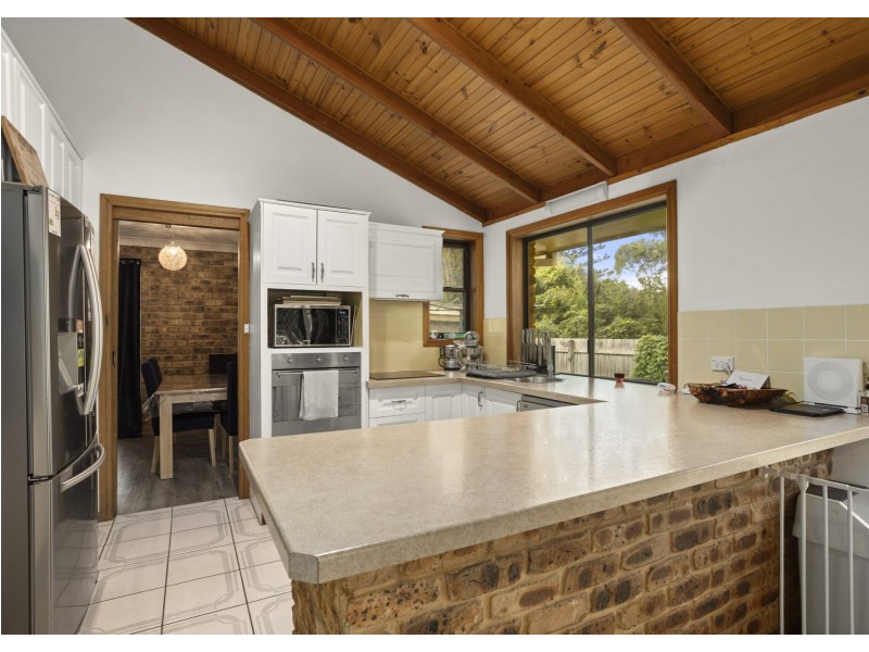 18 Oceanic Place, Old Bar NSW 2430