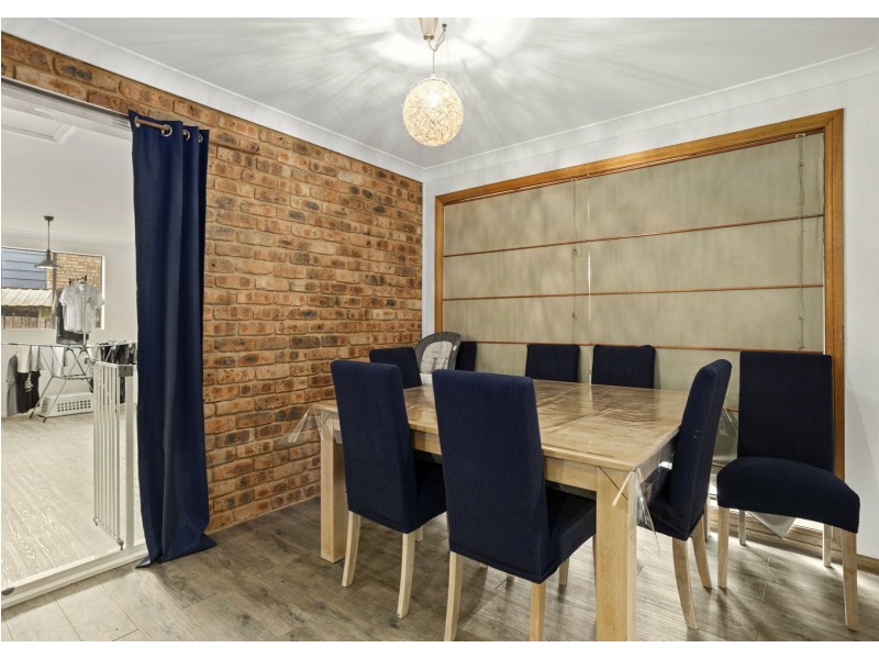 18 Oceanic Place, Old Bar NSW 2430