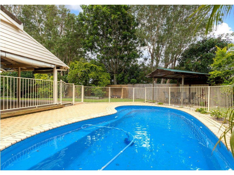 18 Oceanic Place, Old Bar NSW 2430