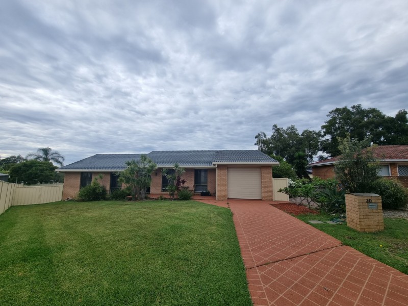 20 Joel Drive, Old Bar NSW 2430