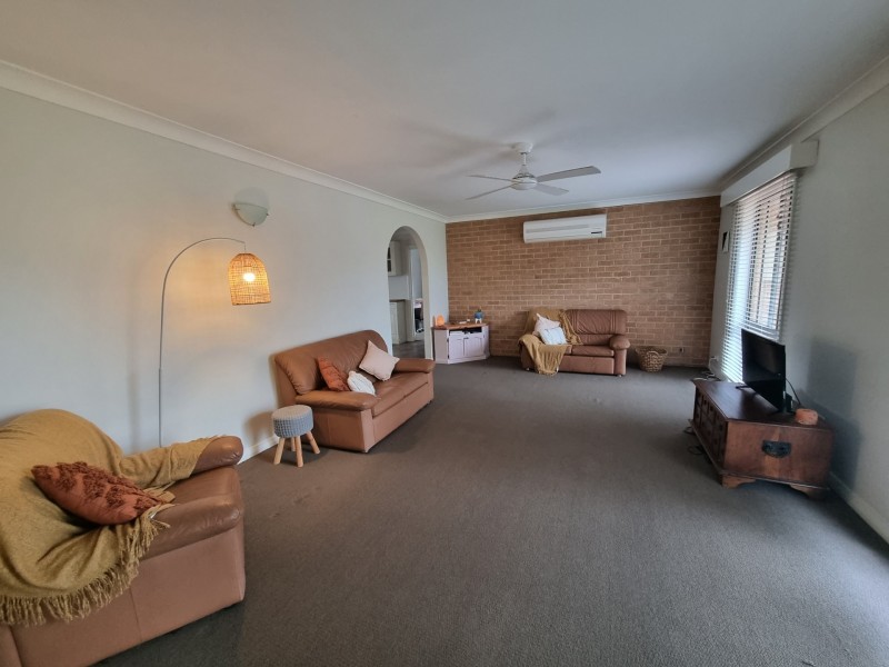 20 Joel Drive, Old Bar NSW 2430