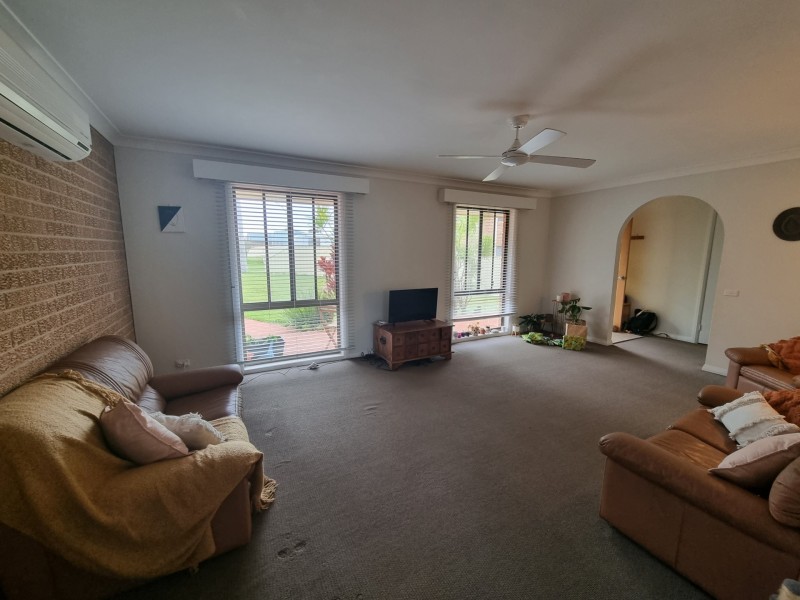 20 Joel Drive, Old Bar NSW 2430