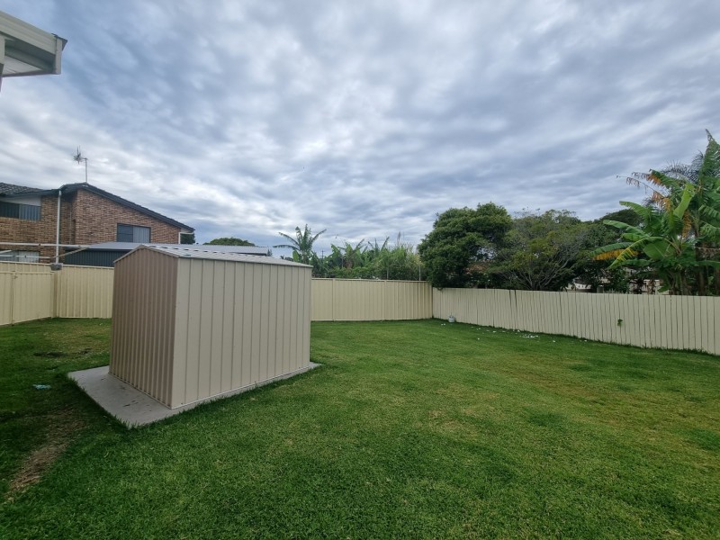 20 Joel Drive, Old Bar NSW 2430