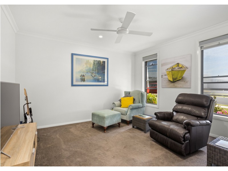 21 Mariner Avenue, Old Bar NSW 2430