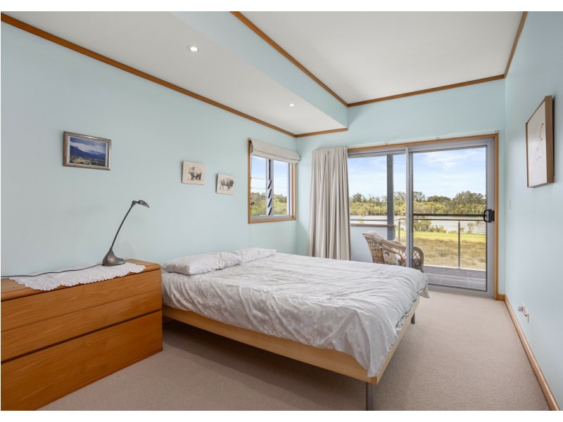 838 Manning Point Road, Oxley Island NSW 2430