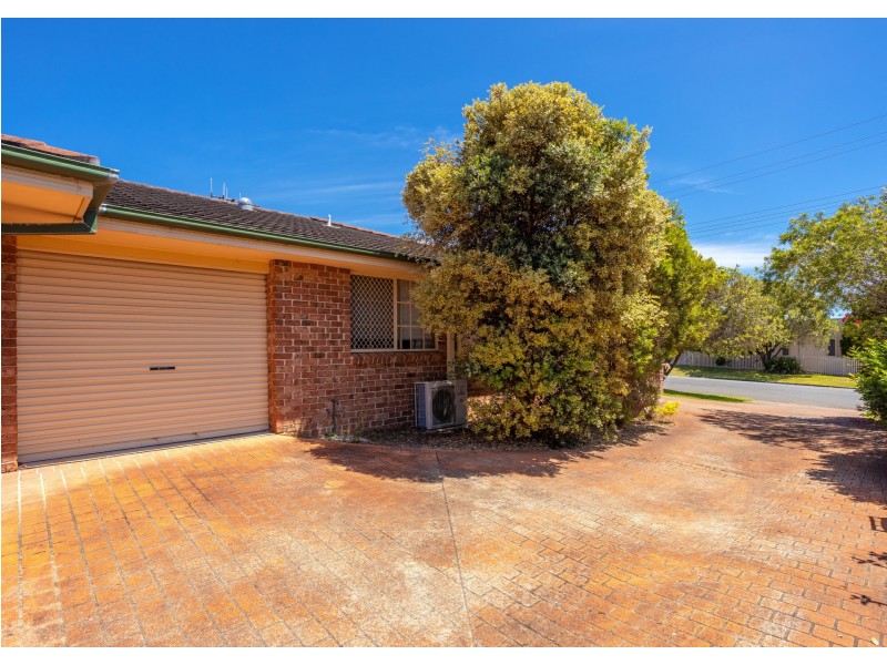 1/74 Old Bar Road, Old Bar NSW 2430