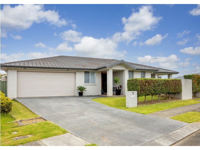 44 Bluehaven Drive, Old Bar NSW 2430