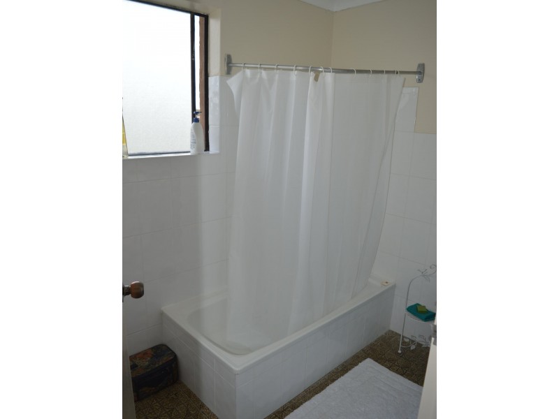 2/31 Old Bar Road, Old Bar NSW 2430