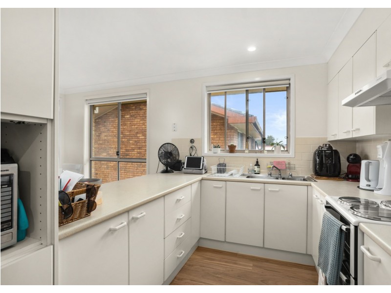 2/11 Lewis Street, Old Bar NSW 2430