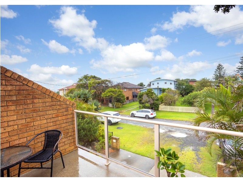 2/11 Lewis Street, Old Bar NSW 2430