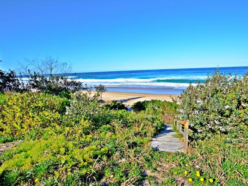 16 Lewis Street, Old Bar NSW 2430